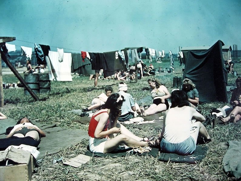 world war 2 pictures in color. Color Pictures of World War II