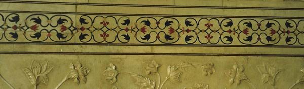 Design on Column Taj Mahal