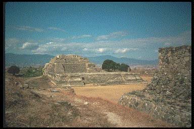 monte alban pyramids