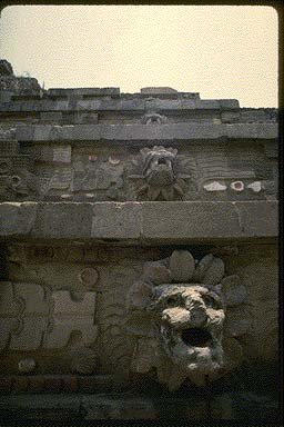 Sculptures at Pyrmaid of Quetzlcoatl