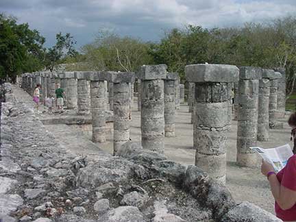 columns temple of warrior chichen itza