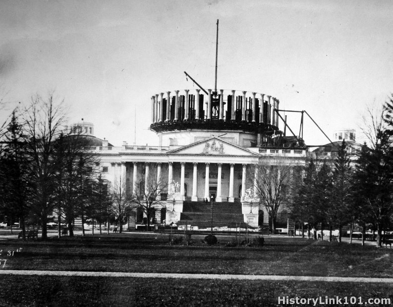 Erecting the new dome of the US Capitol
