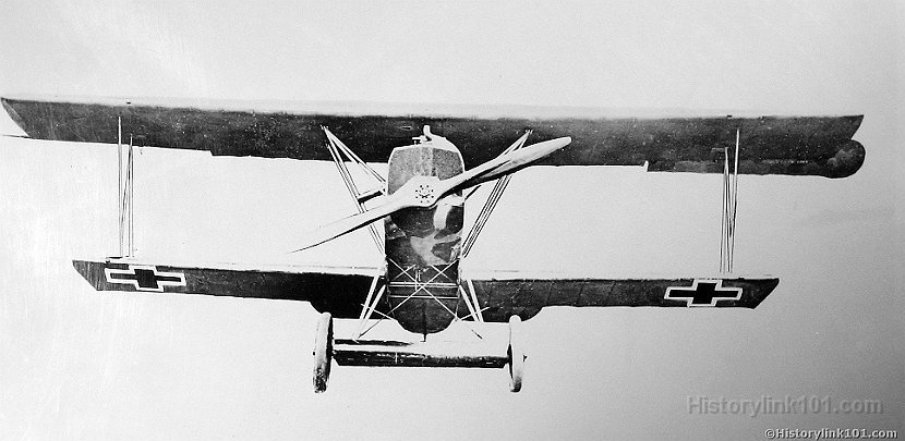 Fokker Biplane from front 