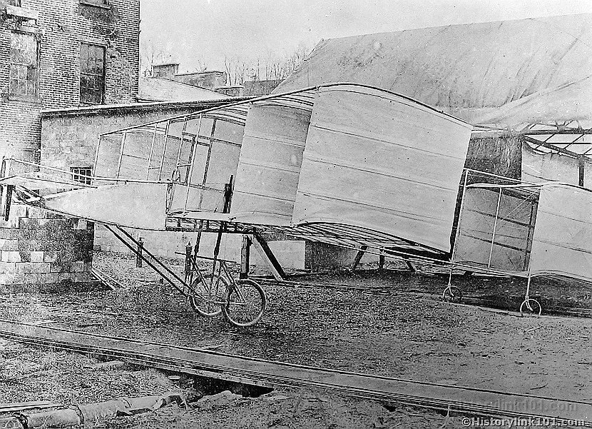 Early Airplane - Description unknown