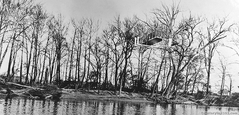 Wright single step pontoon