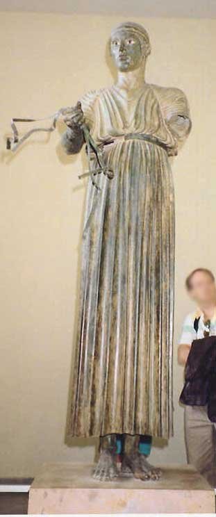 Greek marble statues from delphi