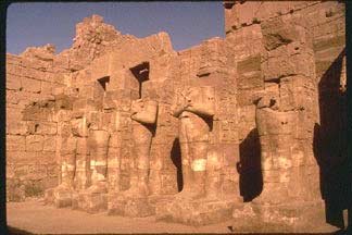 karnak statues
