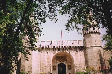 Walls around the Topadi Palace